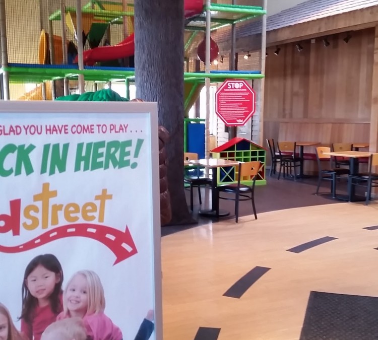kidstreet-at-grounds-for-hope-cafe-photo